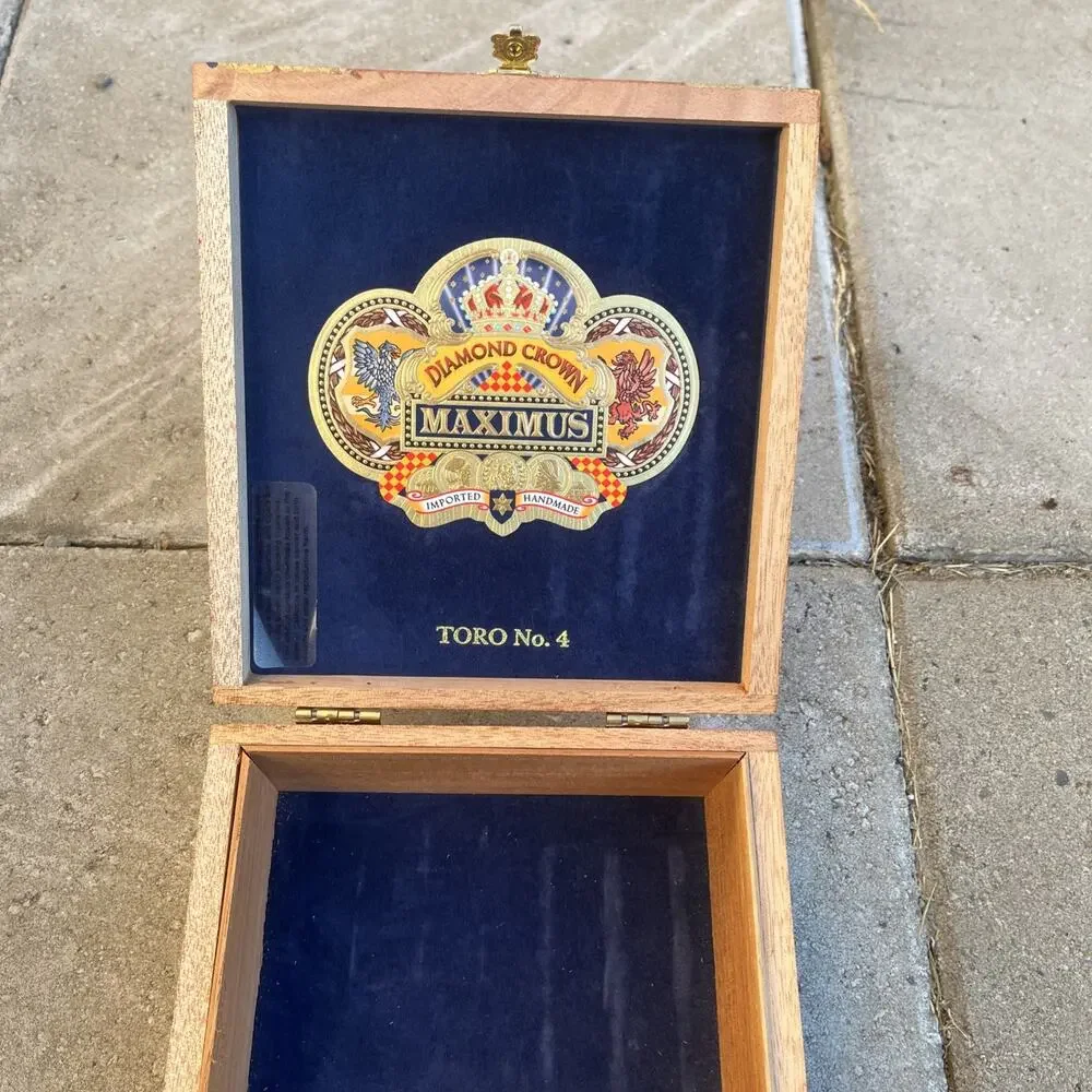 Vintage Diamond Crown Maximus Toro No. 4 Cigar Box Storage Treasure Box Decor